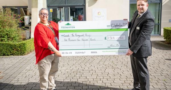 Barratt Homes Sales Adviser Sean With Steph Hughes From The Honeycomb Group 2 (1)